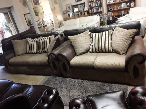 Buy & Sell Greater Manchester Tameside - Photos for Lovely brown DFS Jumbo cord 2/3 seater suite