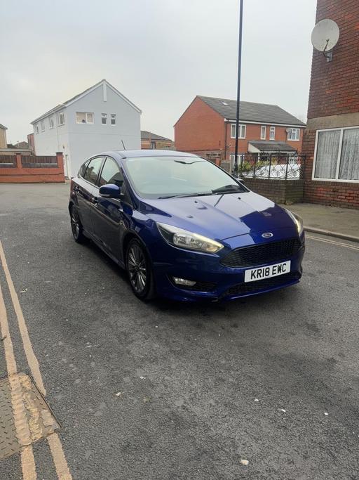 Vehicles West London Hounslow - Photos for 2018 Ford Focus ST-Line - Impact Blue