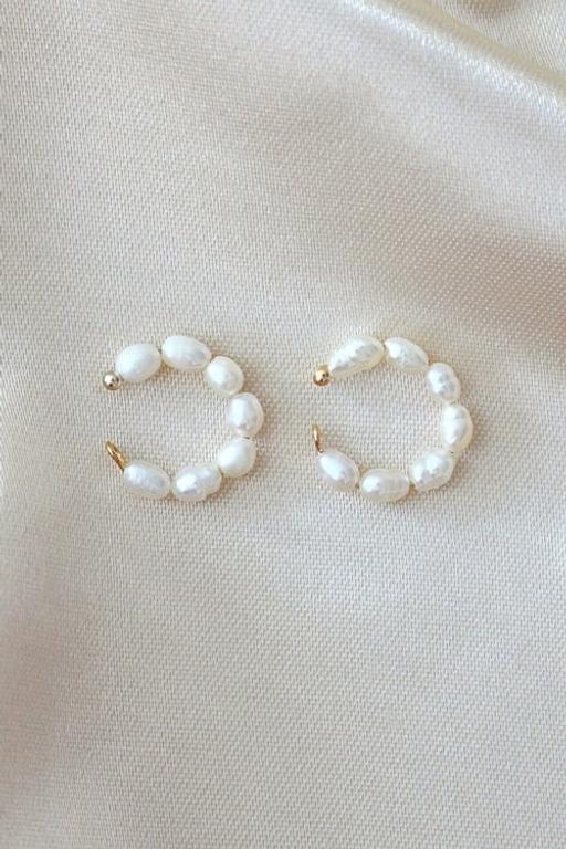 Buy & Sell Glasgow Whiteinch - Glasgow - Photos for “Pearly Cuties” | 18K Freshwater Earcuff Pair