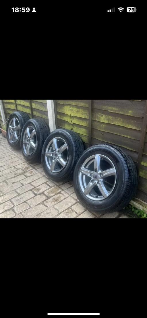 Vehicles Essex Brentwood - Photos for Gunmetal alloy wheels