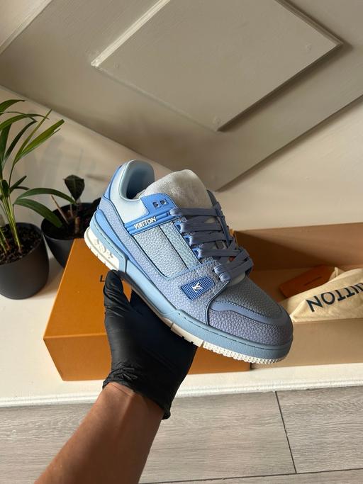 Buy & Sell West London West Kensington - West London - Photos for LV trainers light blue size UK 10