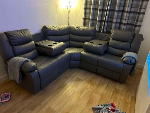 Buy & Sell Brent East Lane Business Park - Brent - Photos for Recliner corner sofa available for sale