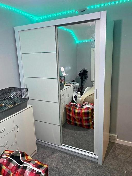 Buy & Sell Brent East Lane Business Park - Brent - Photos for Side Mirror 2 Door Sliding Wardrobe