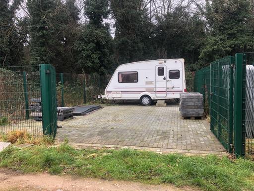 Residential Property South East London Sydenham Hill - SE26 - Photos for Small yard with small caravan to let.