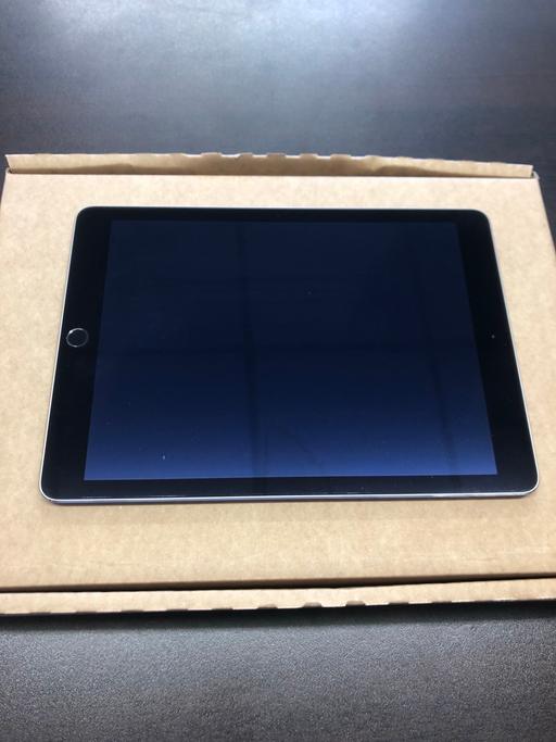 Buy & Sell West Midlands Birmingham - Photos for iPad 8th generation 128gb WiFi mint condition