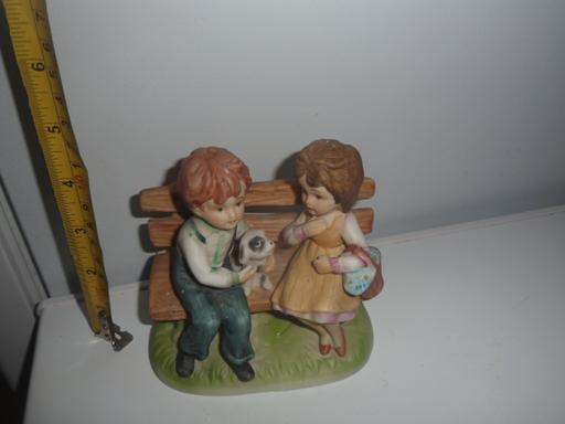 Buy & Sell Greater Manchester Manchester - Photos for BOY,GIRL AND DOG STATUE ON BENCH