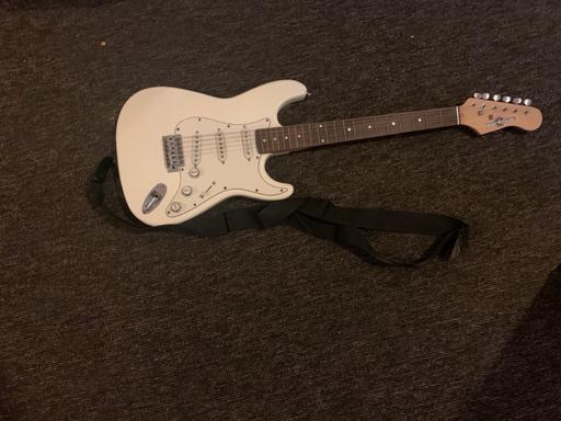 Buy & Sell North London - Photos for Brand new guitar