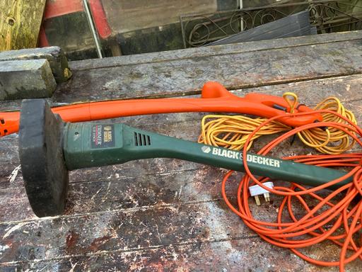 Buy & Sell West Yorkshire Leeds - Photos for 2 strimmers both working , but need caps