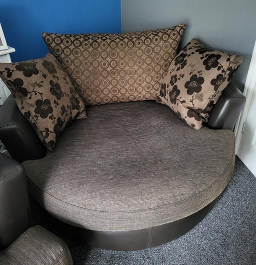 Buy & Sell Nottinghamshire Bassetlaw - Photos for Sofa & Swivel Chair