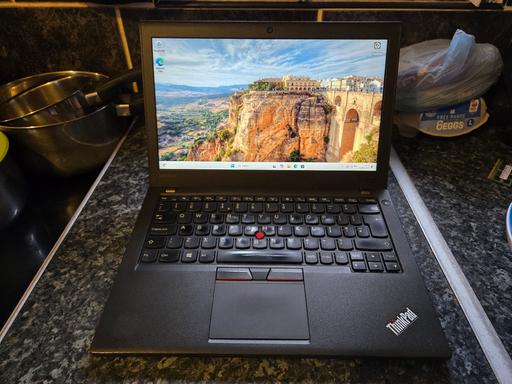 Buy & Sell Surrey Reigate and Banstead - Photos for Lenovo Thinkpad X260 Ultrabook