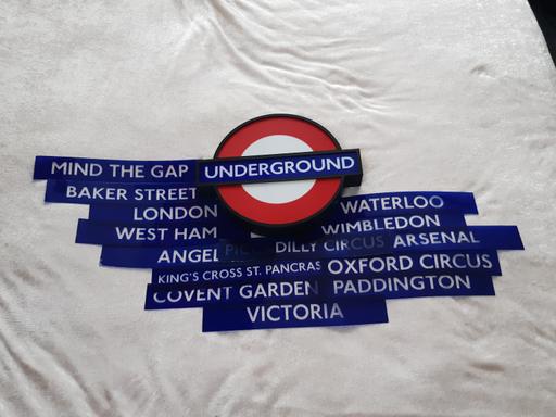 Buy & Sell Surrey Guildford - Photos for London underground light