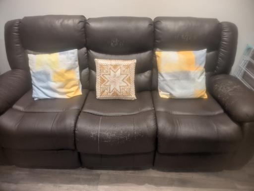 Buy & Sell North London Ponders End - North London - Photos for Leather Sofas - QUICK SELL!