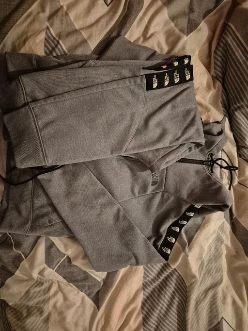 Buy & Sell South West London Sutton - Photos for north face tracksuit