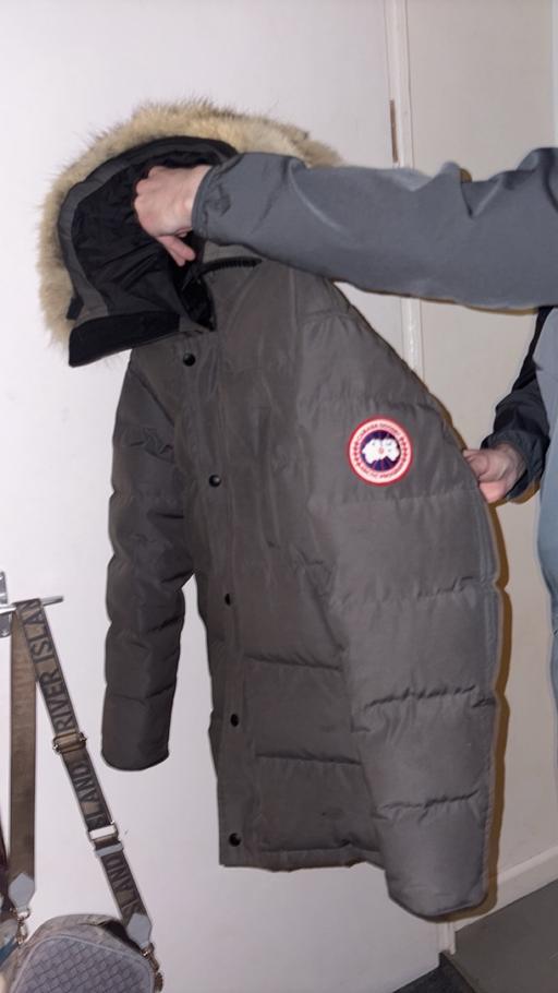 Buy & Sell Devon Plymouth - Photos for Canada goose coat