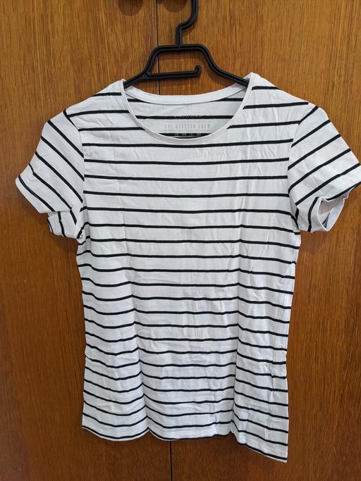 Buy & Sell South West London Merton - Photos for Ladies white t-shirt w/black stripes size 12