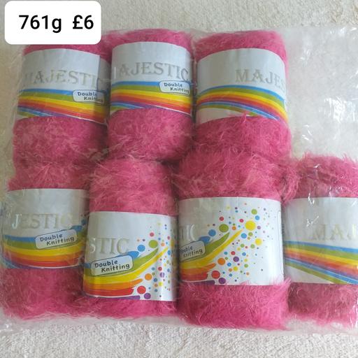 Classes Essex Basildon - Photos for 761g of bright pink fine eyelash yarn