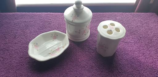 Buy & Sell West Yorkshire Leeds - Photos for BONE CHINA BATHROOM DISHES SOAP HOLDER