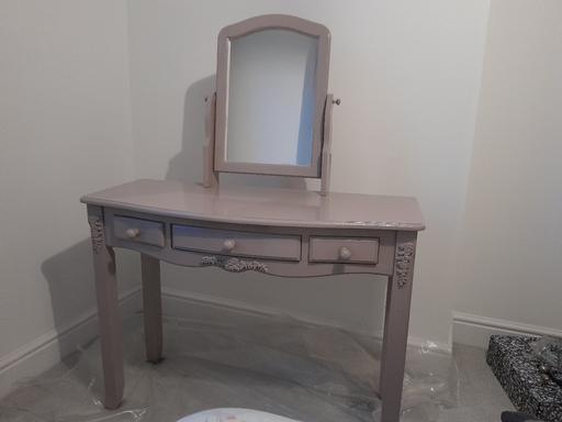 Buy & Sell South West London Merton - Photos for Painted wooden vintage dressing table