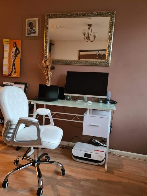 Buy & Sell South East London Old Kent Road - South East London - Photos for Cream Desk Office chair