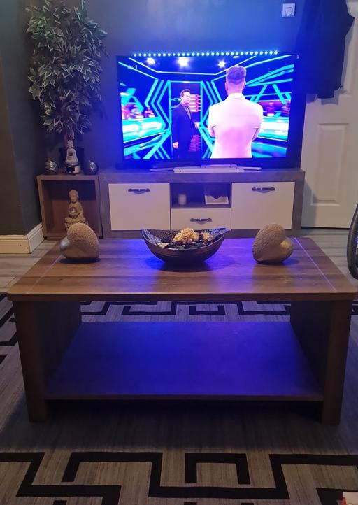 Buy & Sell Merseyside Saint Helens - Photos for solid dark oak coffee table