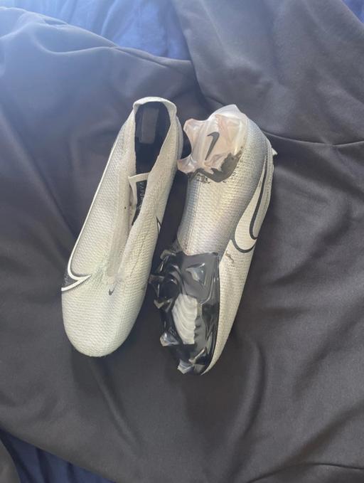 Buy & Sell Leicestershire Charnwood - Photos for Nike grey vapours