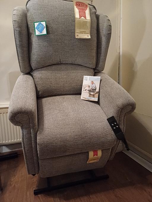 Buy & Sell West Midlands Sandwell - Photos for electric rise and recliner chair