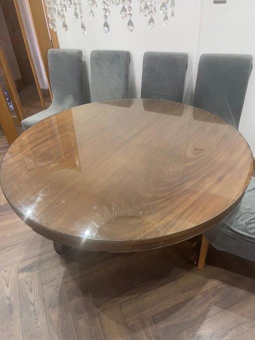 Buy & Sell East London Havering - Photos for Antique round table with glass protector