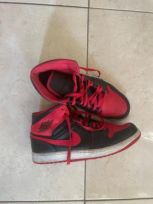 Buy & Sell West Midlands Sandwell - Photos for Jordan 1s Red and Black