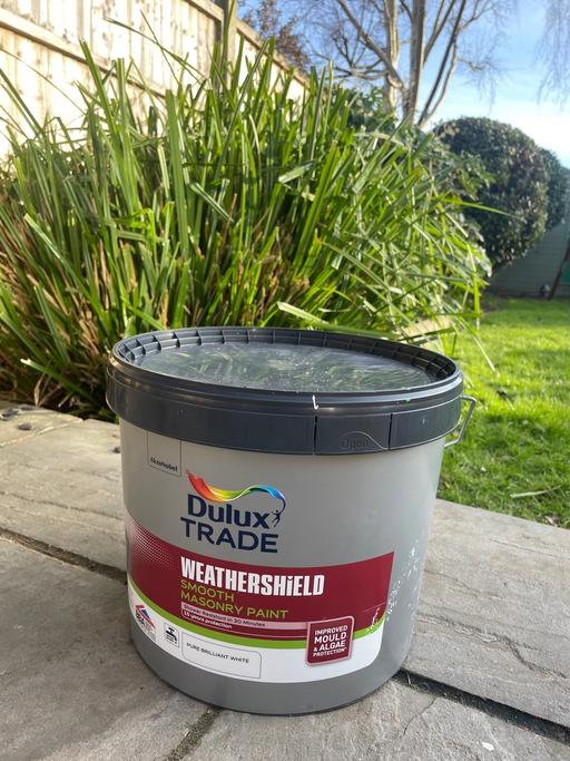 Buy & Sell Hertfordshire Broxbourne - Photos for 10l Dulux White Weathersheild masonry paint