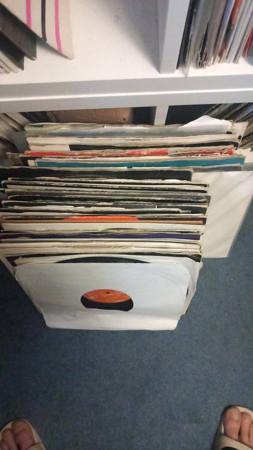 Buy & Sell Surrey Surrey Heath - Photos for garage vinyl..uk g