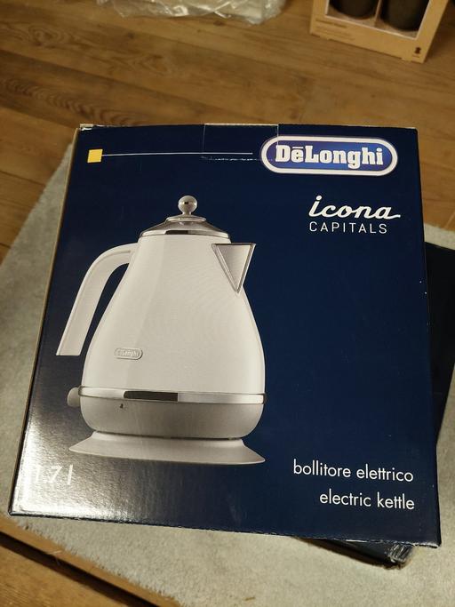 Buy & Sell East London Ardleigh Green - East London - Photos for Delonghi Kettle & Toaster. BNIB