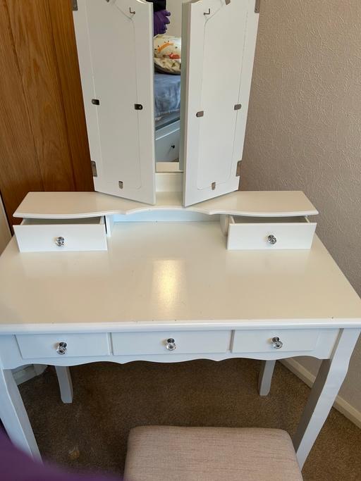 Buy & Sell Kent Tonbridge and Malling - Photos for White make up dressing table with mirrors