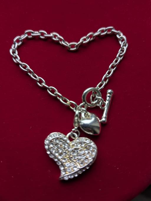 Buy & Sell South West London Streatham Common - South West London - Photos for silver T Bar heart charm bracelet