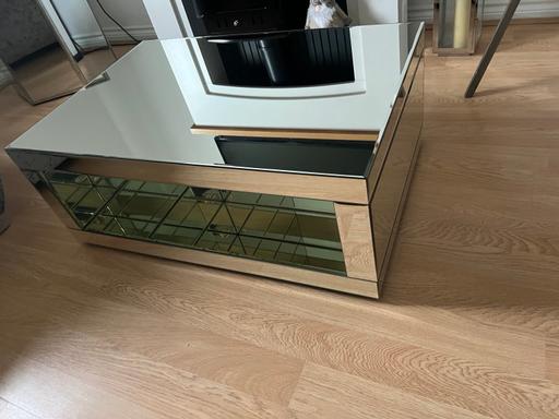 Buy & Sell County Durham Pity Me - County Durham - Photos for Mirrored coffee table