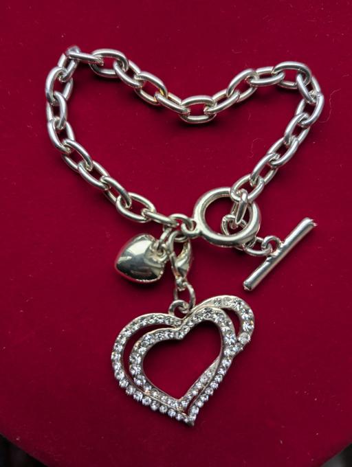 Buy & Sell South West London Streatham Common - South West London - Photos for T Bar Silver Hearts charm Bracelet