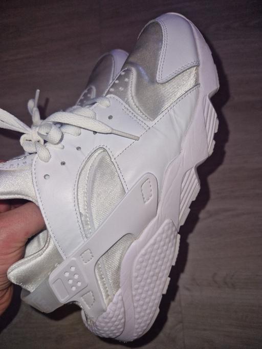 Buy & Sell North West London The Hyde - North West London - Photos for Nike air huaraches UK size 9.5