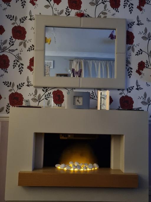 Buy & Sell Greater Manchester Wigan - Photos for Electric fire with surround & pebbles