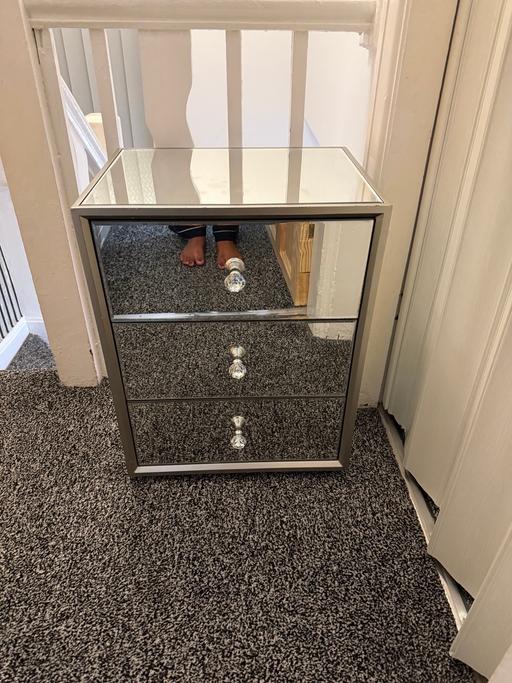 Buy & Sell Greater Manchester Manchester - Photos for Mirrored Bedside Table