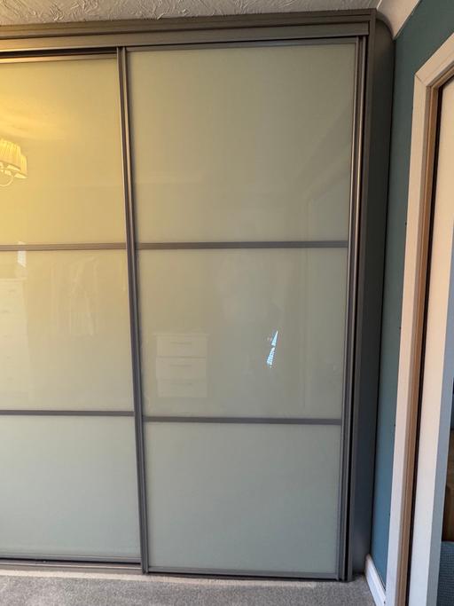 Buy & Sell Surrey Surrey Heath - Photos for *FREE* Sliding wardrobe doors