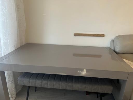 Buy & Sell Rhondda Cynon Taf Beddau - Rhondda Cynon Taf - Photos for High gloss stone extendable table - Dwell