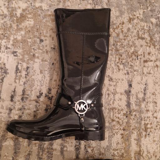 Buy & Sell East London Havering - Photos for Michael Kors black patent boots