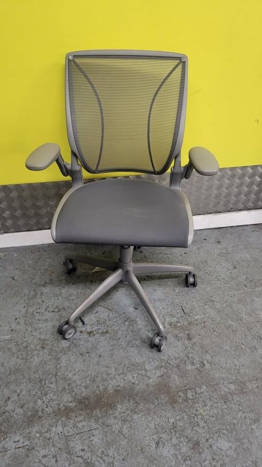 Buy & Sell West Midlands Dudley - Photos for Humanscale grey office chair