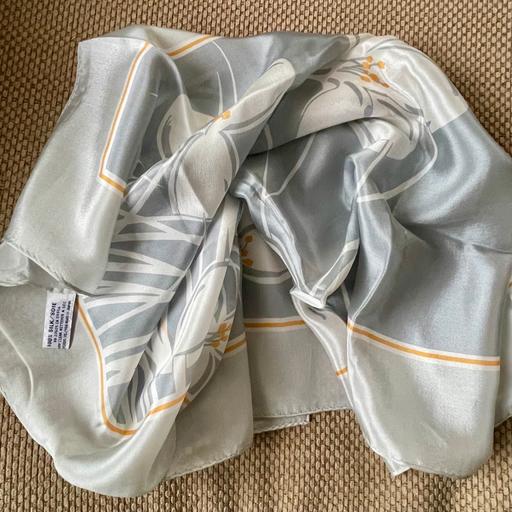 Buy & Sell Dorset Bournemouth, Christchurch and Poole - Photos for Vintage Grey Totes 100% Japanese Silk Scarf