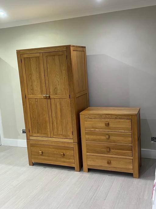 Buy & Sell Surrey Tandridge - Photos for Oak wardrobe and chest of drawers