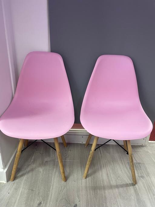 Buy & Sell North London Tottenham Hale - N17 - Photos for Pink plastic chairs with wooden legs