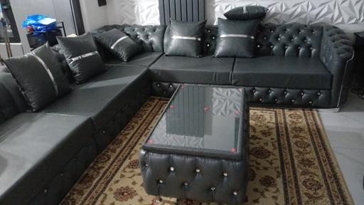 Buy & Sell West London Hillingdon - Photos for luxurious Three piece sofa with Table