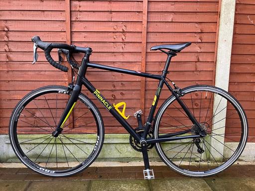 Buy & Sell Hertfordshire Broxbourne - Photos for Pinnacle Laterite 1 Road Bike - 21” Framesize