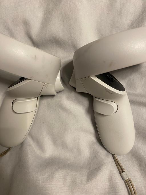 Buy & Sell Merseyside Liverpool - Photos for Oculus Quest 2 controllers