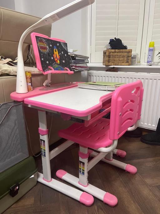 Buy & Sell East London Havering - Photos for Kids desk and chair set (pink)