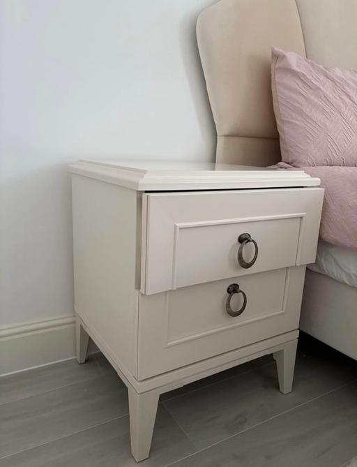 Buy & Sell Hertfordshire Broxbourne - Photos for Bedside cabinet